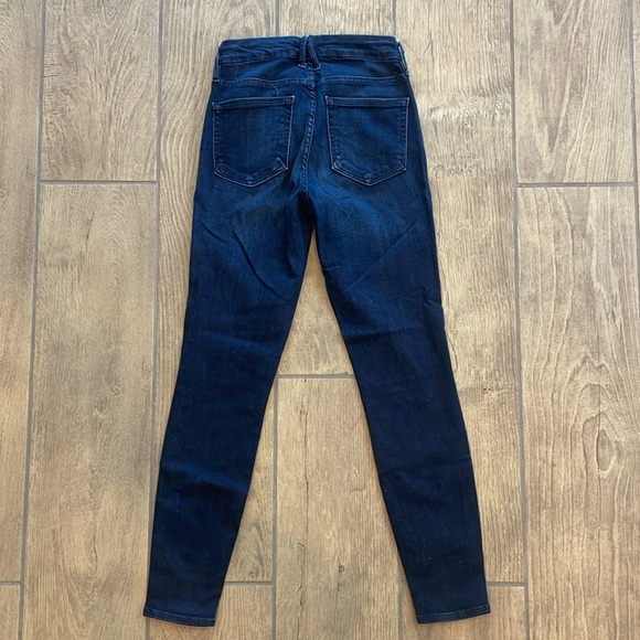 Good American Women’s Skinny Jeans - Picture 2 of 2